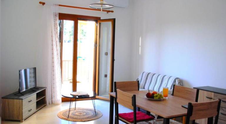 Pleasant holiday apartment with patio | Next to the beach | Pets allowed in Sitia