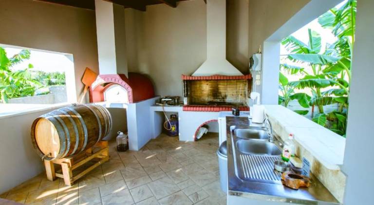 Martimi Private 3 Apartments with Pool, Heated Jacuzzi and Sauna, 2 Apartments with Sea View, 200m f — photo 5