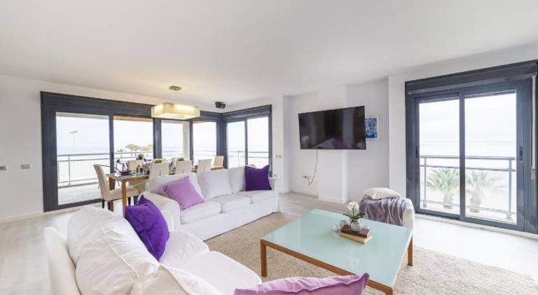 Fantastic penthouse 270m2 with amazing sea views in Roquetas de Mar