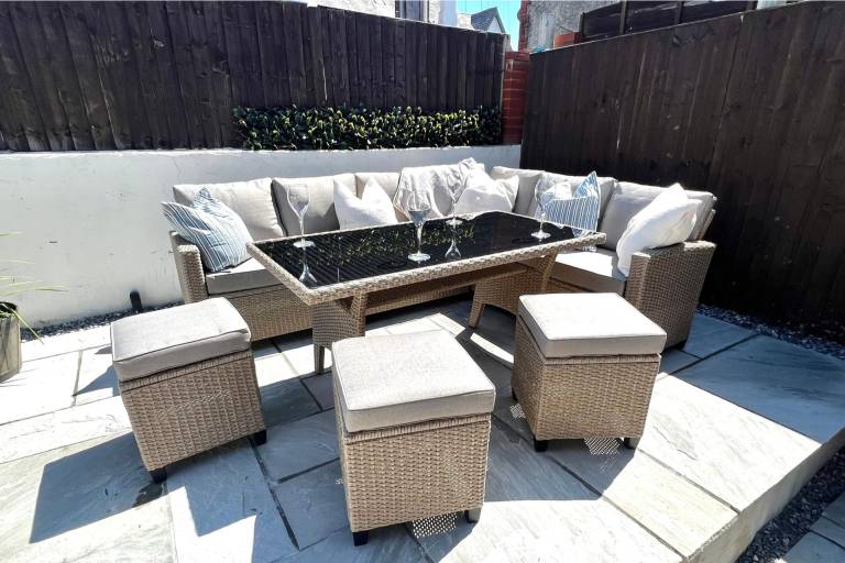 4 Bed House Sleeps 8 - Garden, Pets, Near Beach — photo 5