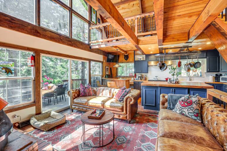 3 Mi to Lake Arrowhead Village: Dog-Friendly Cabin — photo 4
