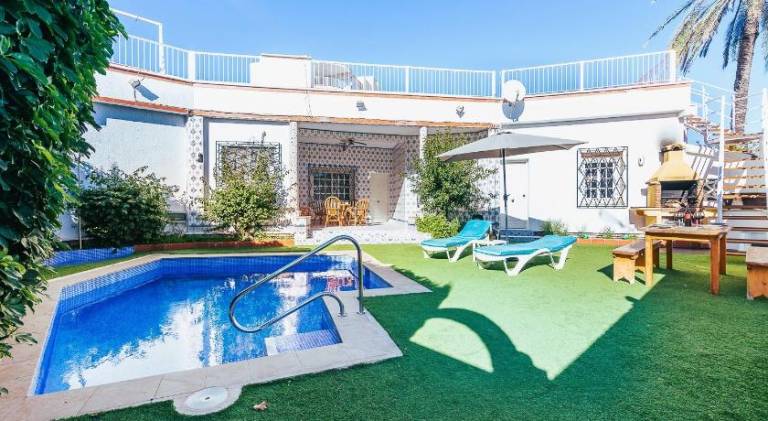 Lovely house with pool | Next to the beach | Pets are welcome in Cartagena