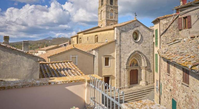 Holiday apartment with terrace in San Casciano dei Bagni