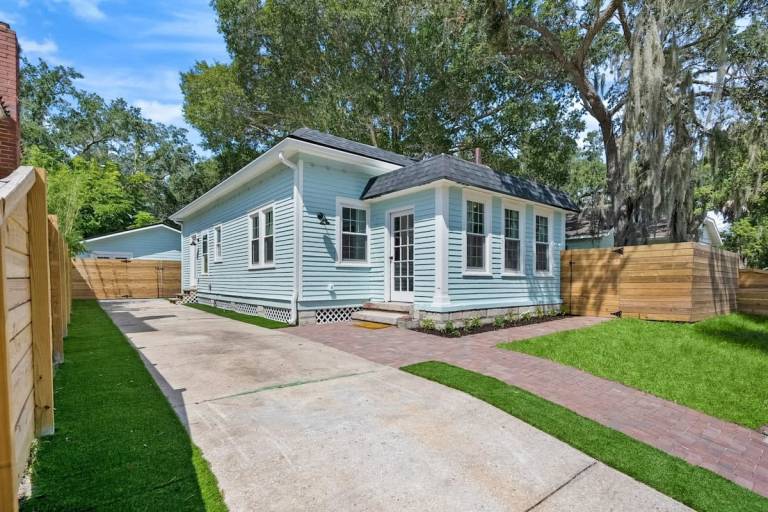 Child-friendly beautiful house with garden, hot tub & grill | Perfect for remote work | Pets allowed — photo 2