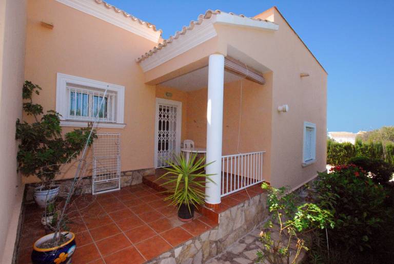 Villa with garden, private pool & terrace — photo 2