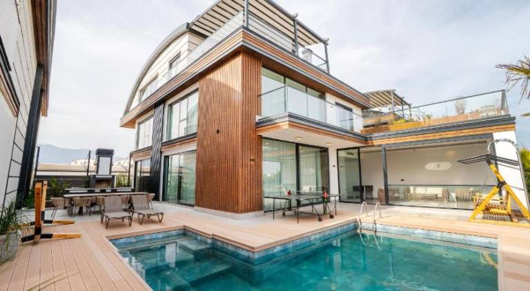 6-Bedroom Villa with Sauna & Pool — photo 4