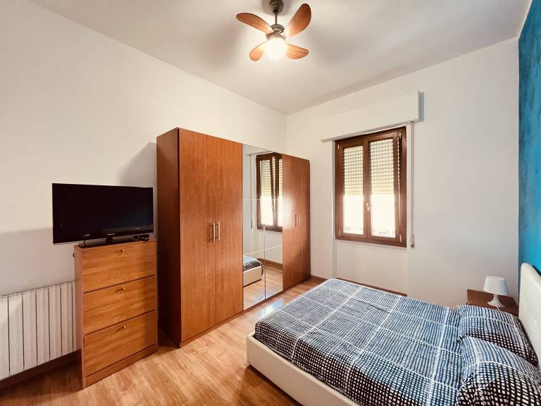 Child-friendly charming rental apartment with terrace | City view | Close to the beach | Pets are welcome — photo 2