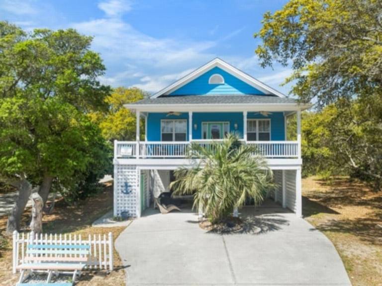 Atlantis Blue - Relaxing beach getaway home directly across the street in Kure Beach, NC