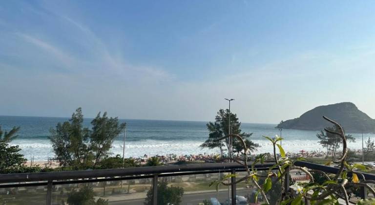Holiday apartment with pool in Rio de Janeiro