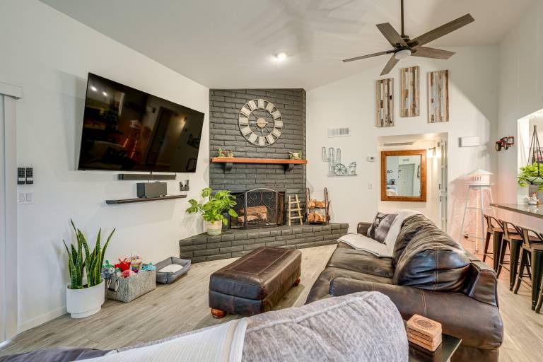 Family Home on > 2 Acres w/ Stables in Gilbert! — photo 5
