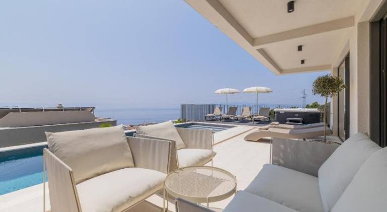Pleasant villa with jacuzzi & pool | Pets are welcome — photo 4