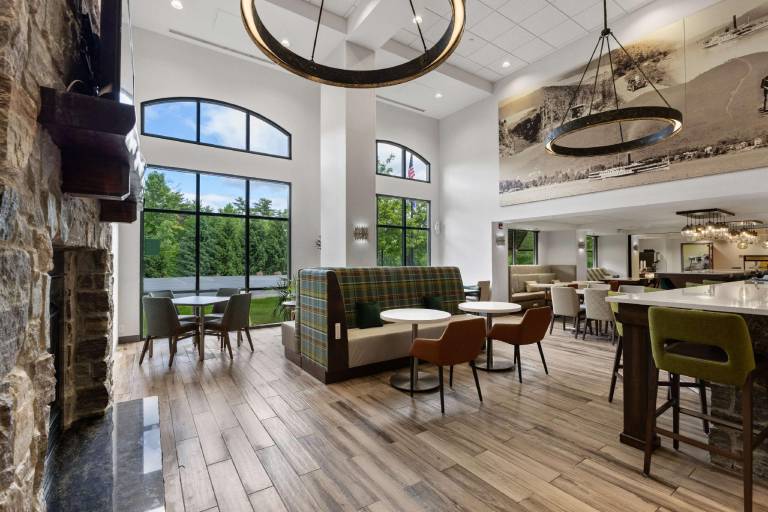 Hampton Inn & Suites Lake George — photo 2