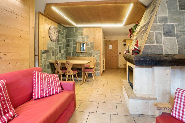Holiday apartment with yard, patio & BBQ | Garden view in Sondrio
