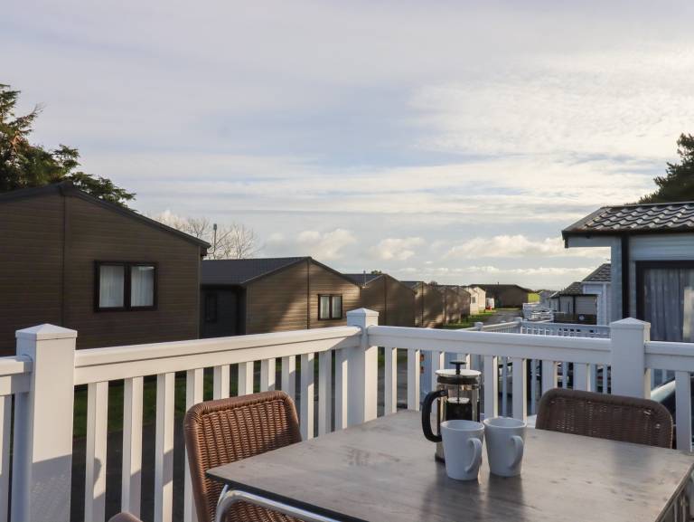 Cottage with yard | Beach view | Pets allowed — photo 4