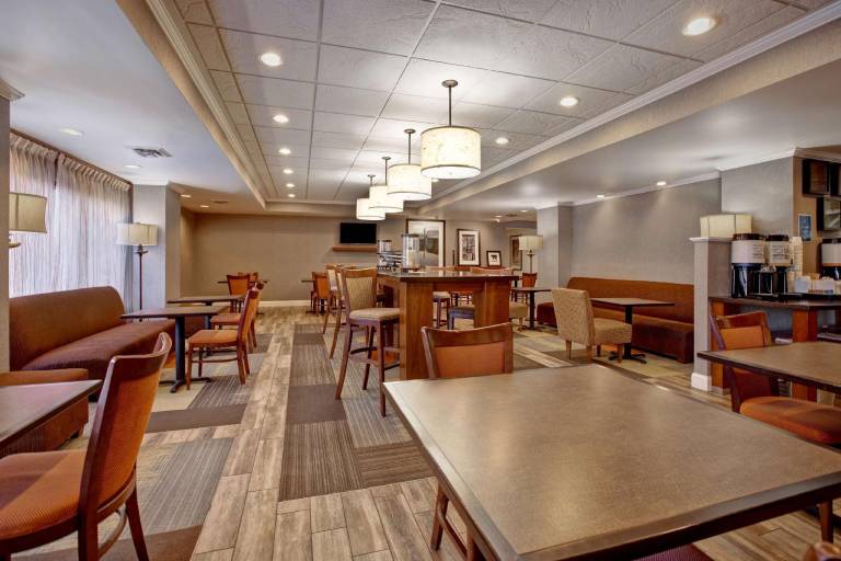 Hampton Inn Ft. Wayne-Southwest — photo 2