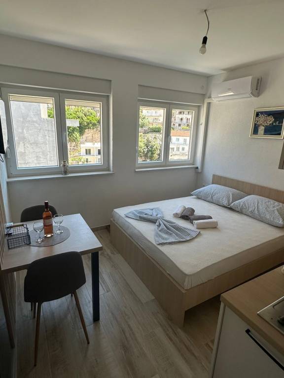 Studio  Neum