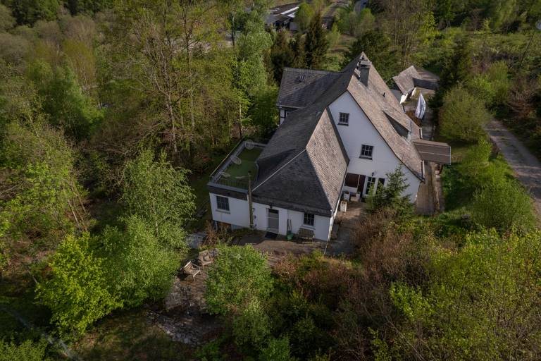 Holiday Home 'Jachthuus' in Nature, Fully Equipped, Exclusive, Large Garden, Sauna in Brilon