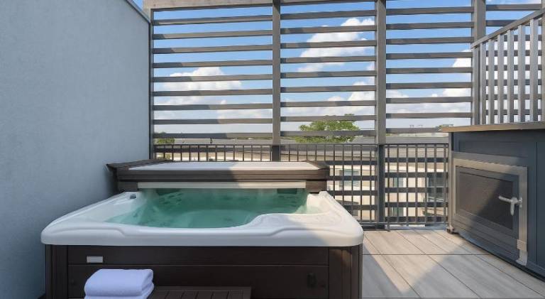 Rental apartment with sauna, pool & jacuzzi — photo 3