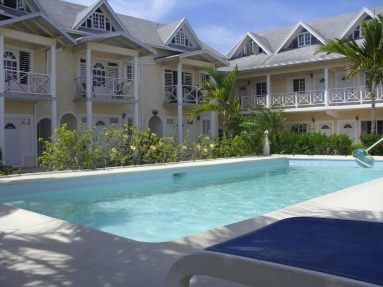Apartment Runaway Bay