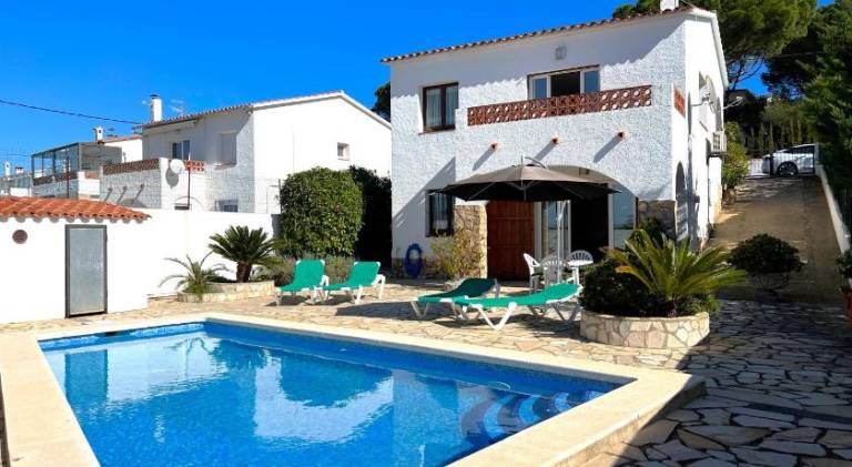 Pleasant house with pool | Pets are welcome in L'Escala