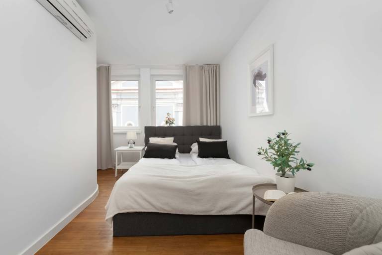 W Antoniego 21 Wroc aw Luxury Apartment Family Apartment with 3 Bedrooms Walk-in Wardrobe — photo 3