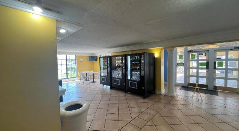 Studio 6 Extended Stay - Huntsville, AL University Drive — photo 5