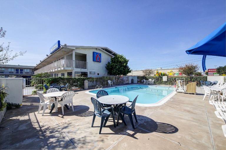 Motel 6 Laredo, TX - South — photo 3