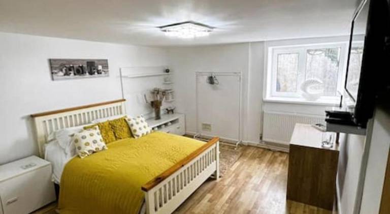 Rental apartment with 2 rooms for 6 persons in Swansea