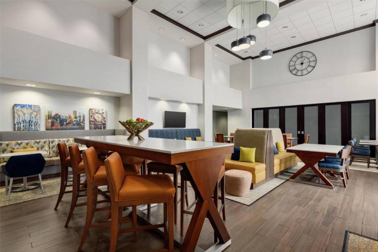 Hampton Inn & Suites Pittsburgh/Harmarville — photo 3