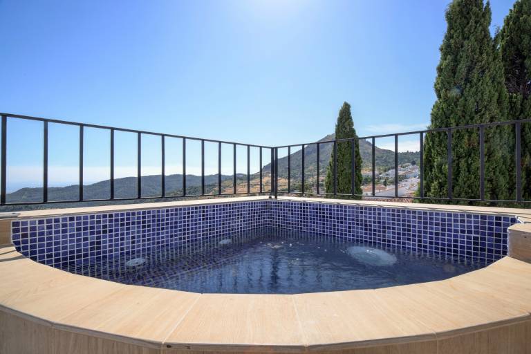 Vacation home with fast internet, private pool & patio | Mountain view | Suitable for remote work | Pets allowed — photo 4