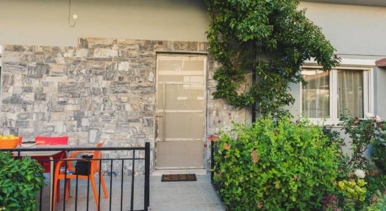 Rental apartment with garden & terrace — photo 5