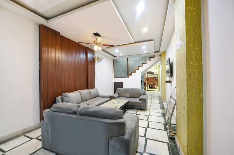 Fabhotel Delhi Darbar