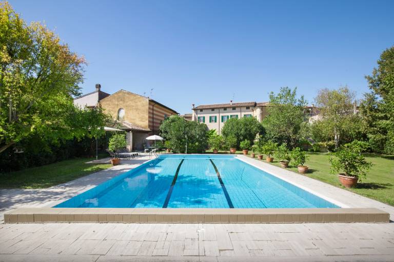 Villa with barbeque, garden & private pool — photo 3