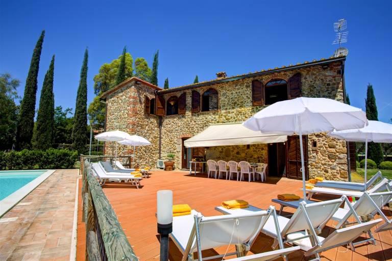 Family-oriented villa with private pool, garden & hot tub | Pets are welcome — photo 2