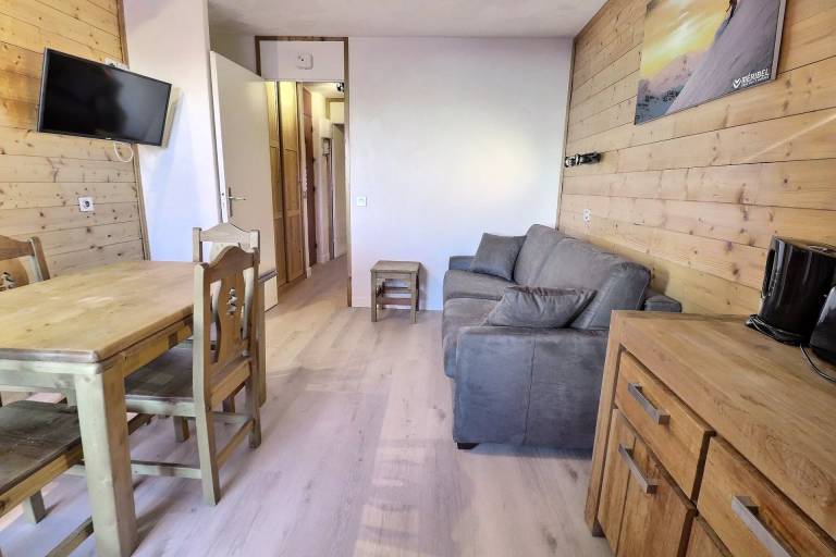 Holiday apartment with 1 room for 4 persons in Les Belleville