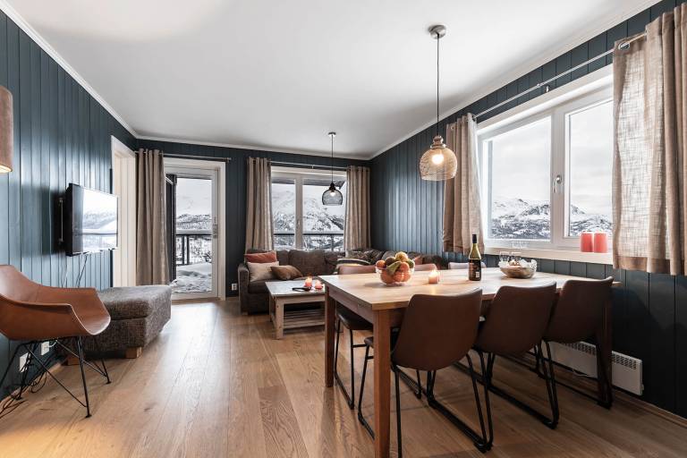 Family-Friendly Ski in/Ski out Retreat by Skarsnuten — photo 4