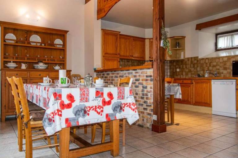 Holiday apartment with pool, garden & BBQ | Garden view — photo 5
