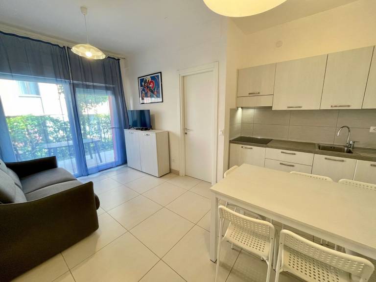 Apartment with garden | Garden view — photo 3