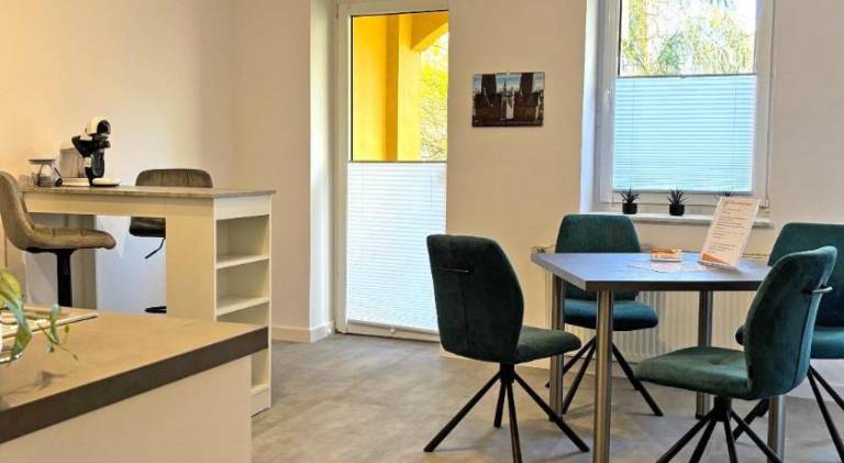Apartment with patio — photo 2