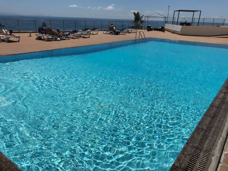 Charming apartment with terrace & pool | Close to Doca do Cavacas | Dogs allowed — photo 4