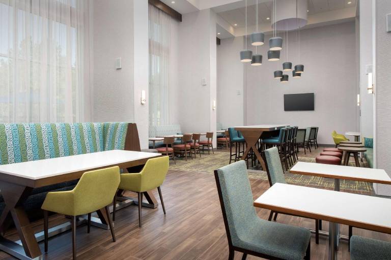 Hampton Inn & Suites Charlotte Airport Lake Pointe — photo 4