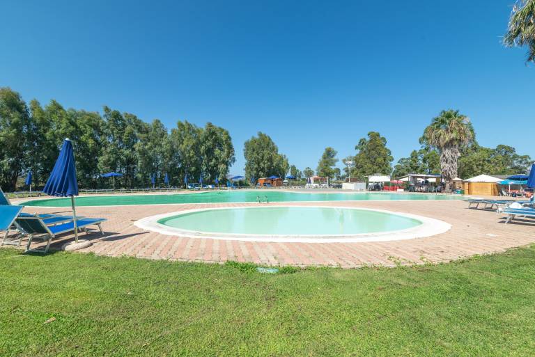 Vacation home with pool & BBQ in Olbia