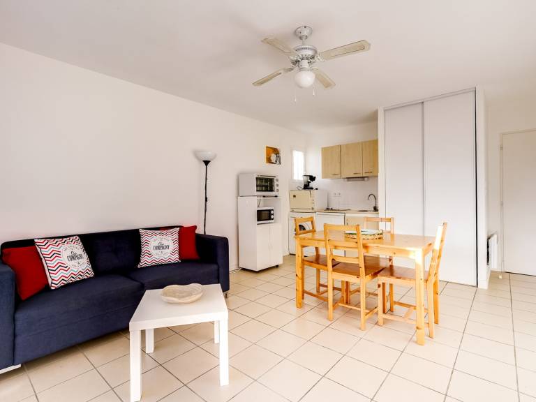 Biscarrosse: Appartement T3, 2 Chambres, Terrasse, Parking Privé à 50m de la Plage — photo 2