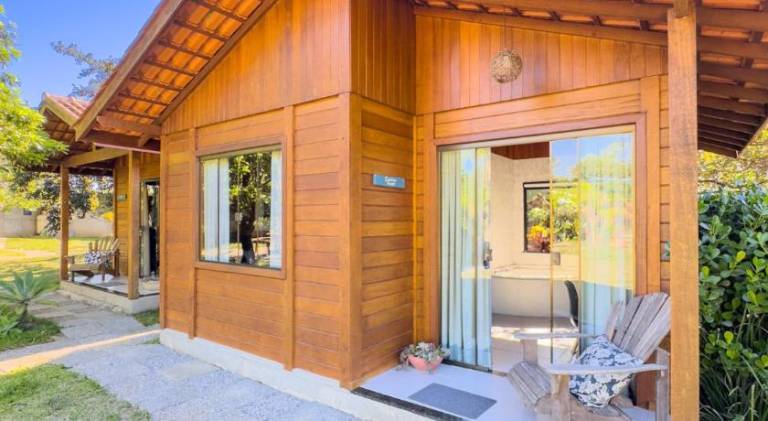 Lodge with sauna, terrace & grill in Búzios