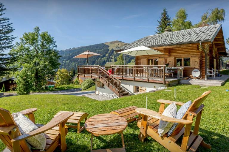 Les Gets ski chalet for 8 with hot tub, sauna and garden - OVO Network — photo 5