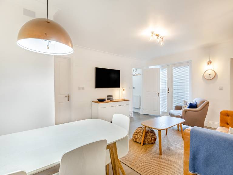 Cottage with 3 rooms for 6 persons — photo 4
