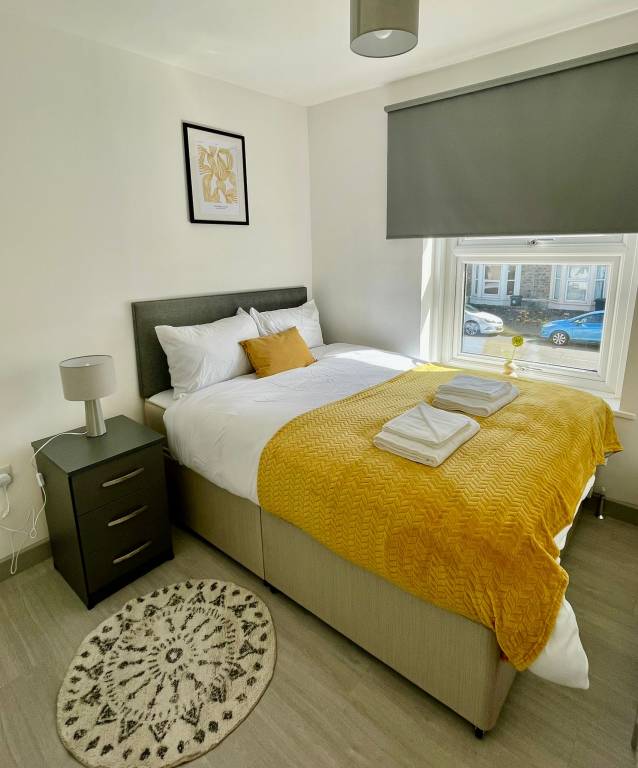 Ridgeways Deluxe Queen Room with en suite