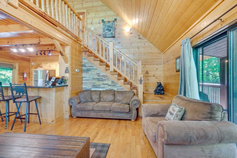 Sevierville Cabin w/ Hot Tub: 5 Mi to Pigeon Forge — photo 5