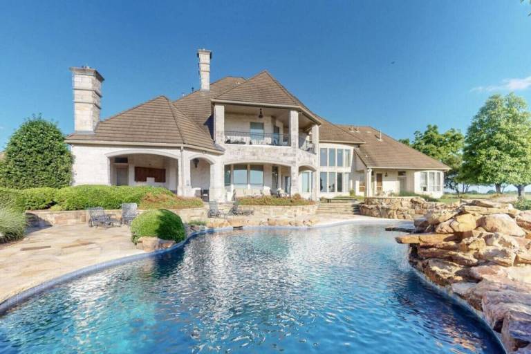 House  Forney
