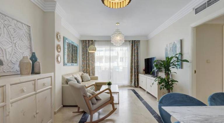 Apartment with pool in Marbella